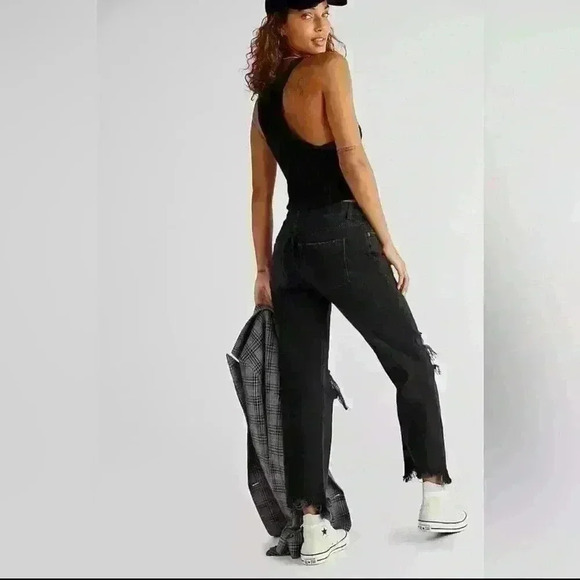 Free People Maggie Mid-Rise Distressed Straight-Leg Jeans Black Soldout - Picture 2 of 11